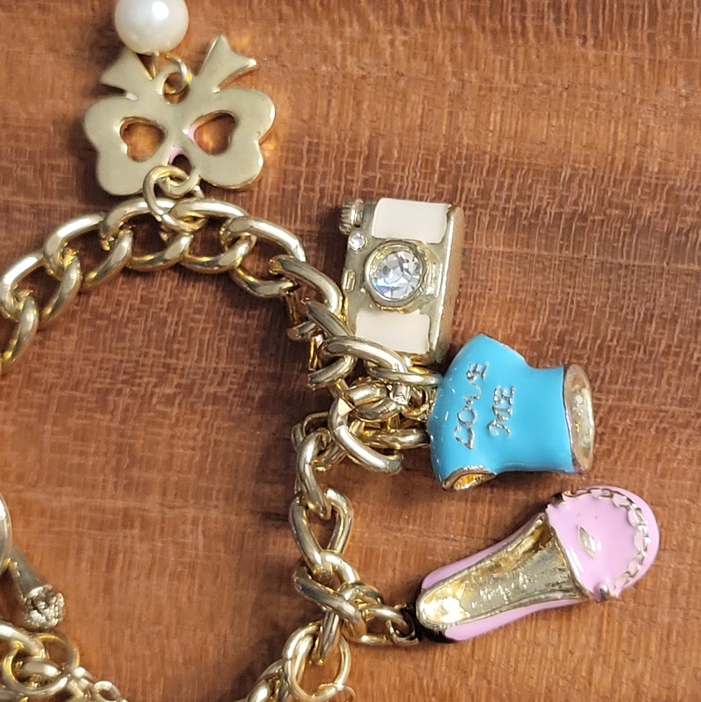 Juicy Couture RARE Limited Edition Charm Bracelet! - Picture 2 of 11
